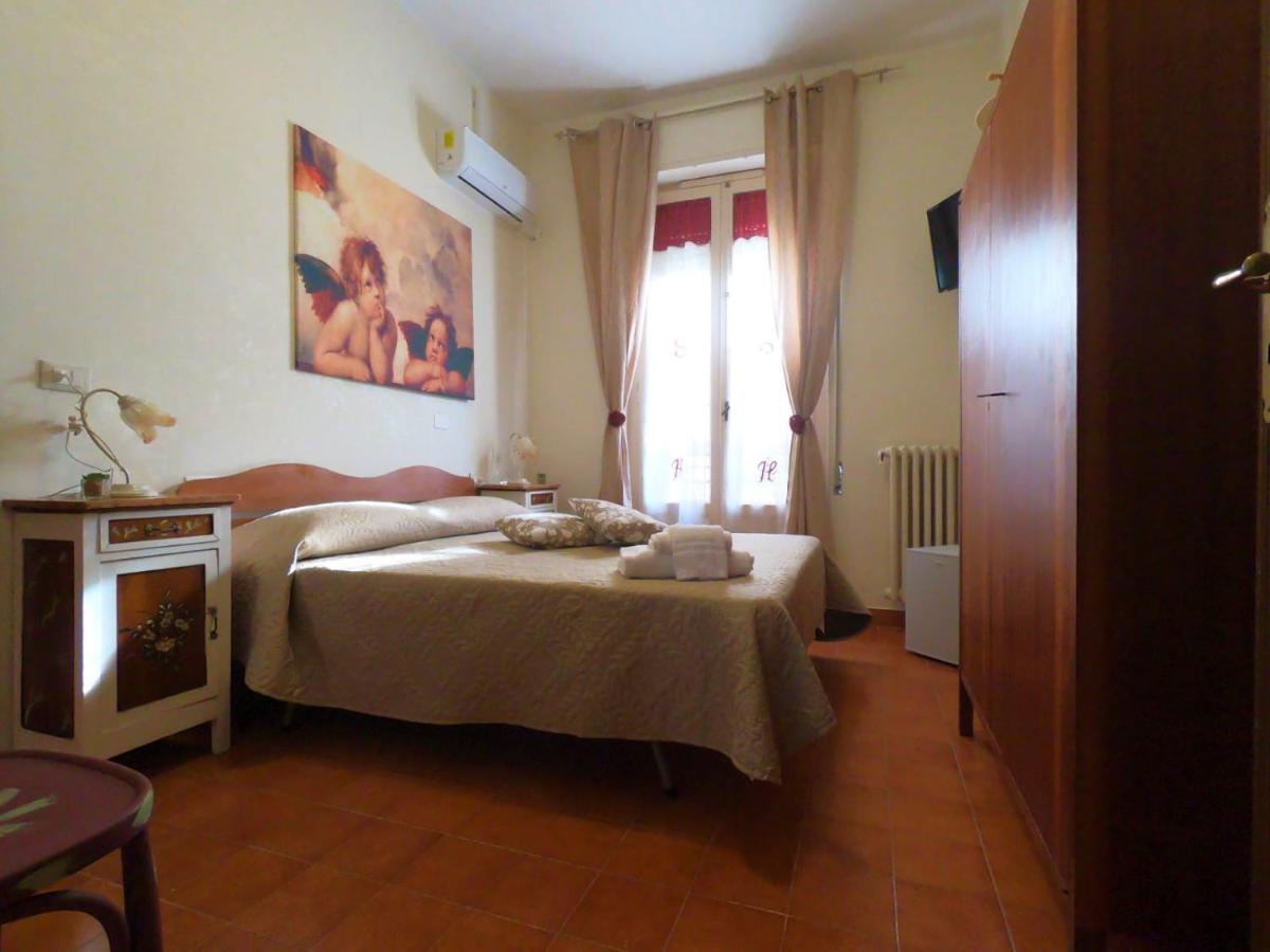 Le Stanze Di Ricci - Affittacamere Low Cost Лезина Экстерьер фото