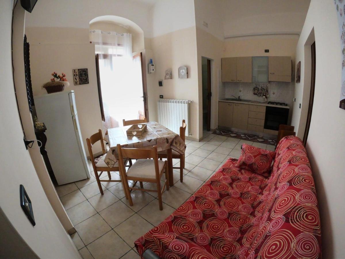 Le Stanze Di Ricci - Affittacamere Low Cost Лезина Экстерьер фото